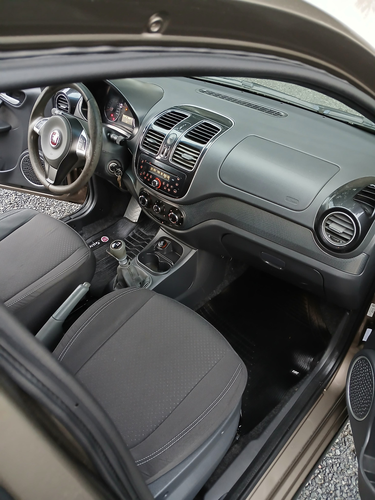 Fiat Grand Siena 1.4 Attractive - Ano 2016