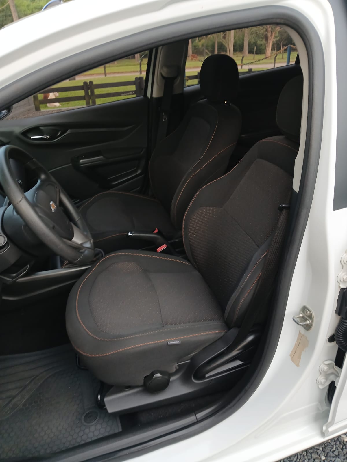 Onix 1.4 Lt 2015 - Completo E Econômico!
