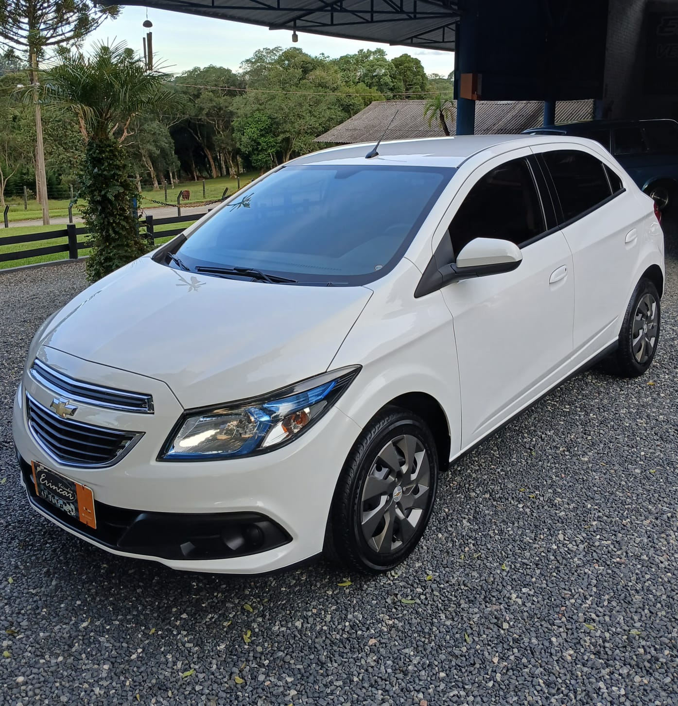Onix 1.4 Lt 2015 - Completo E Econômico!